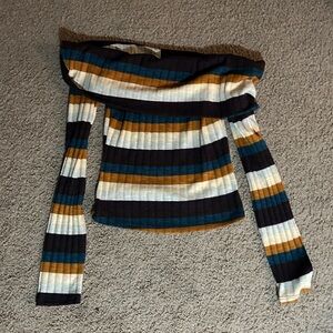 Windsor off shoulder top